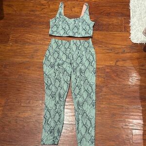 Fabletics Green Snake Print Leggings Set